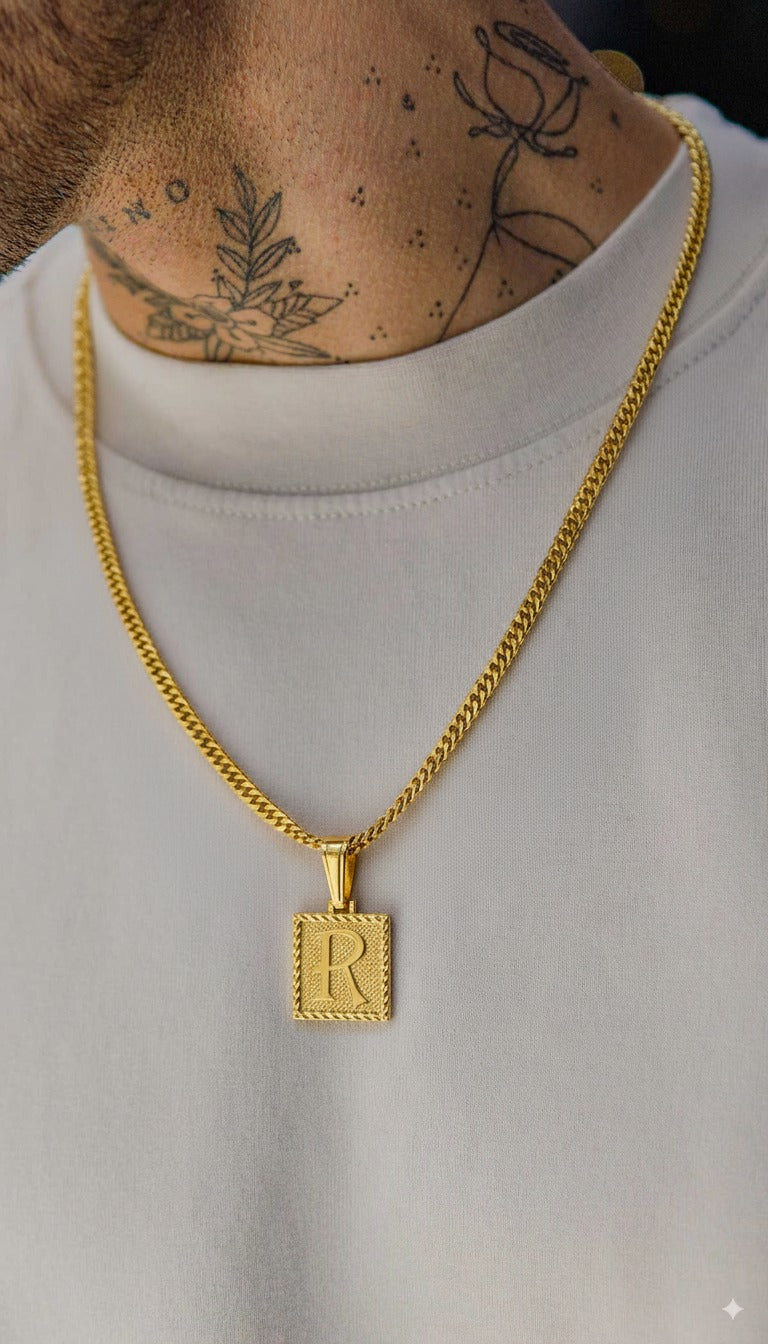 Colar Masculino Personalizado com Pingente Letra "R" – Banho Dourado Premium